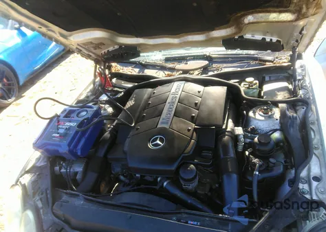 2003 Mercedes-Benz Sl 500 z USA, uszkodzony, nr VIN WDBSK75F13F047367